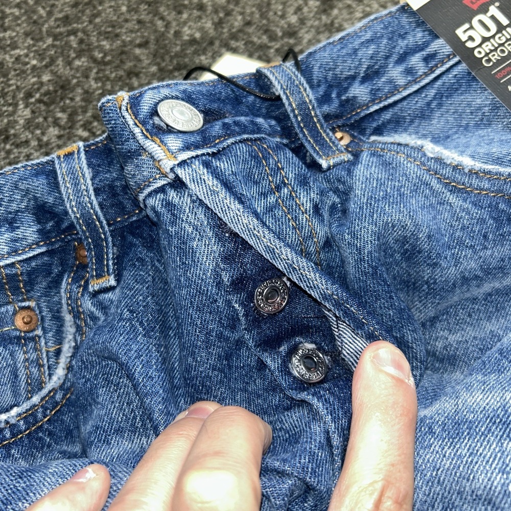 Levi's Women's Premium 501 Jeans Original Cropped 31x26 Msrp 108.00 Levis Denim - Picture 14 of 14
